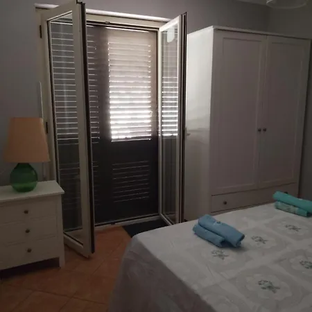بيت ضيافة La Stanza Nel Borgo أسشيا
